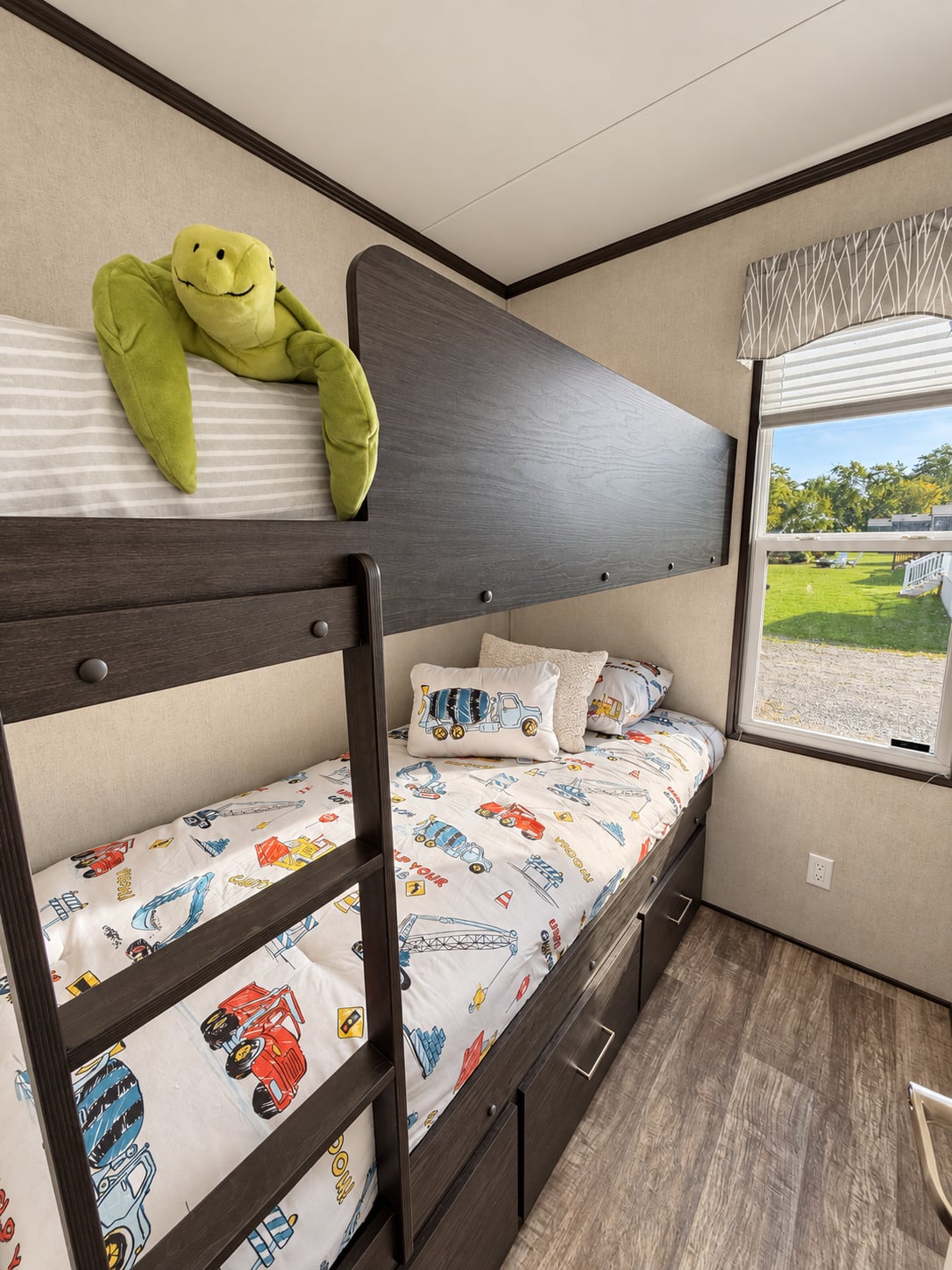 Bunk bedroom