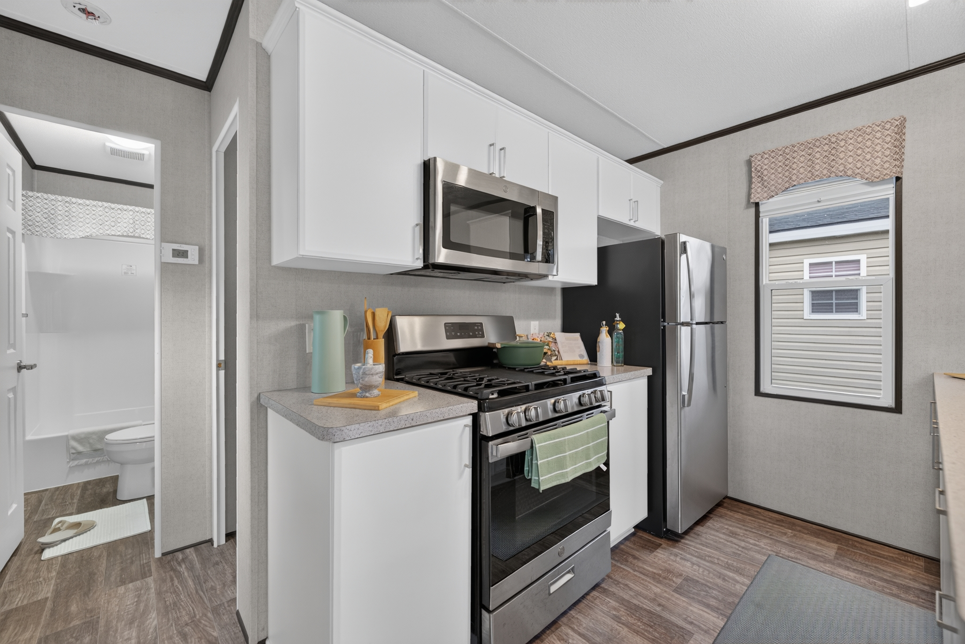 Premium cooker and hood microwave at 510 Grapevine Drive