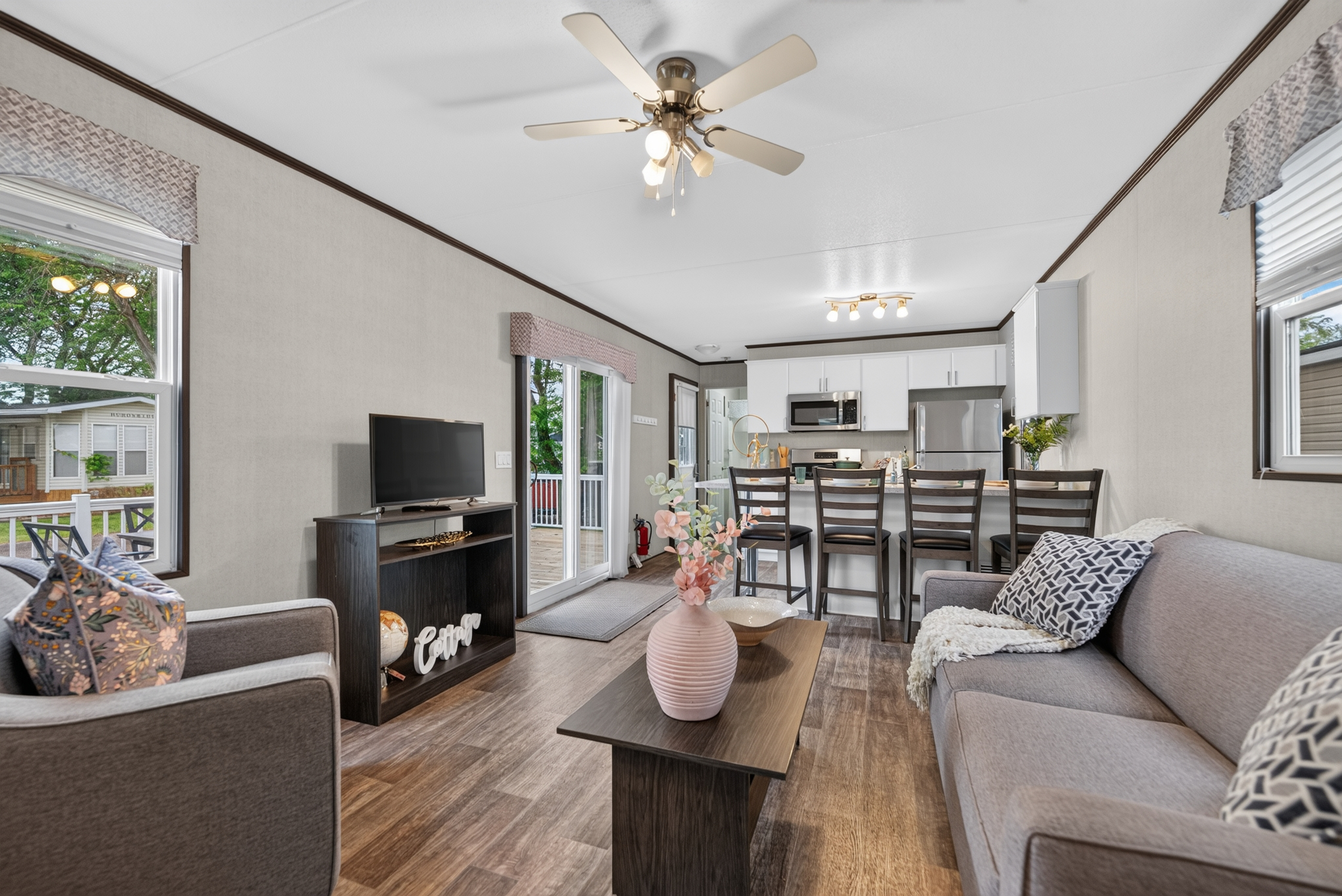 Open plan lounge and kitchen at 510 Grapevine Drive