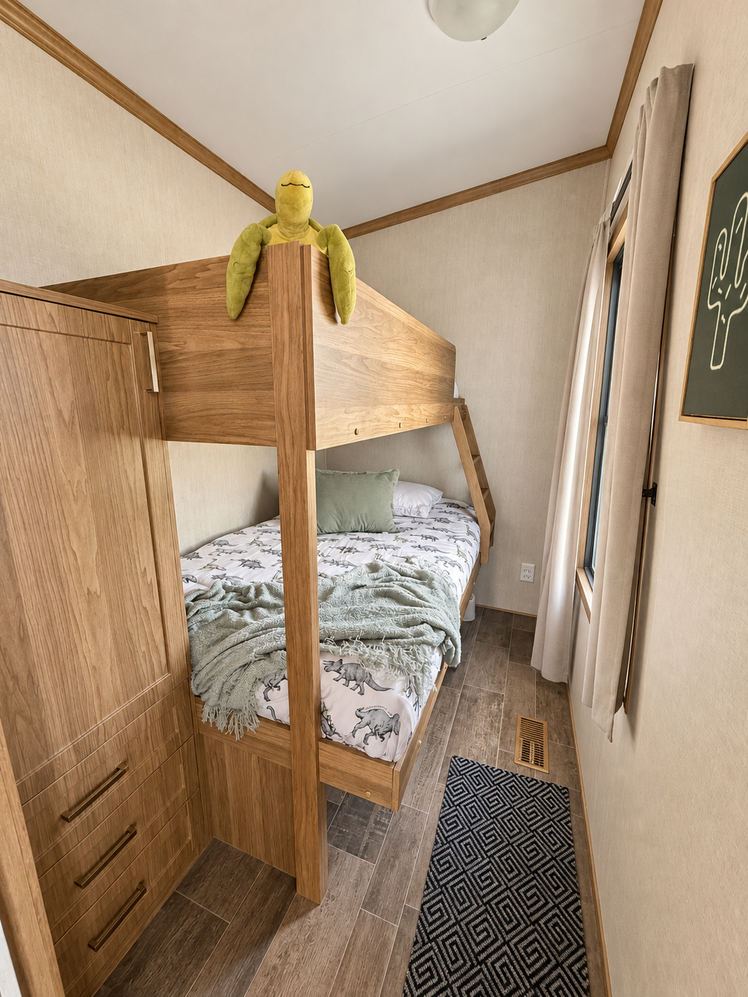 Bunk bedroom