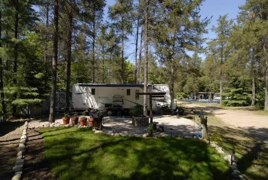 Cottages and RVs at Penetanguishene